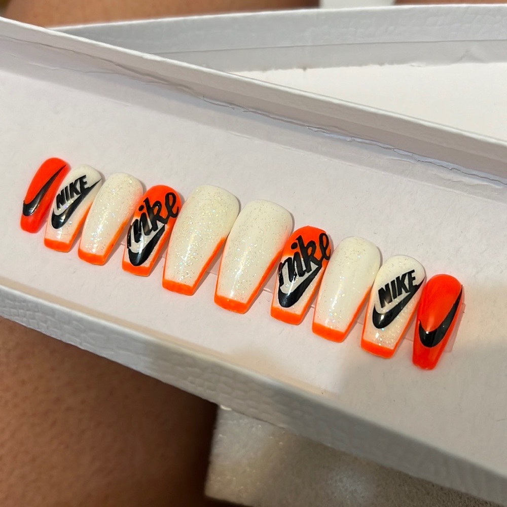 “nike” press on orange nail manicure set